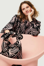 Carica l&#39;immagine nel visualizzatore di Gallery, Compania Fantastica- Camicia a nido d&#39;ape
