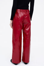 Carica l&#39;immagine nel visualizzatore di Gallery, Wild Pony- Pantalone ecopelle
